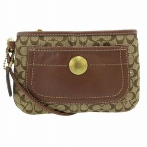 Coach | Small Logo wristlet with front patch pocket EUC